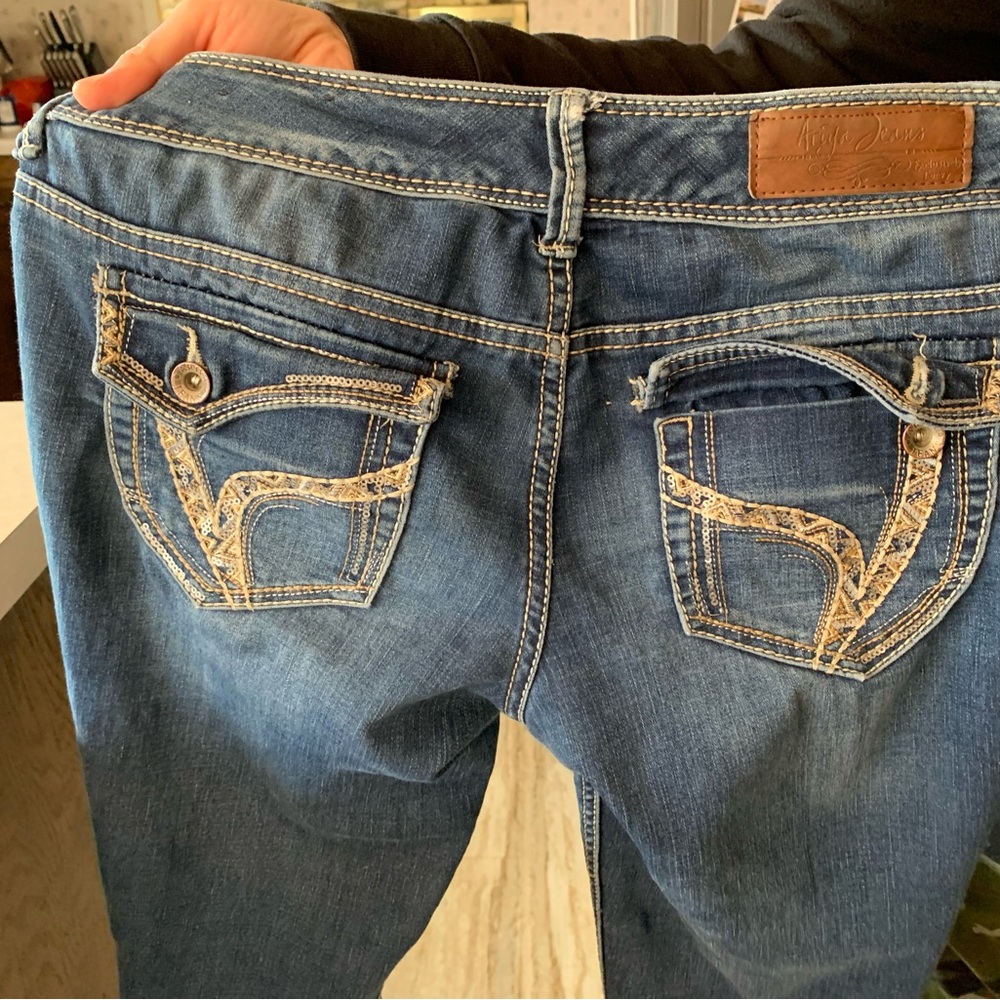 Ariya Jeans distressed decorative pockets Good condition soft/comfortable